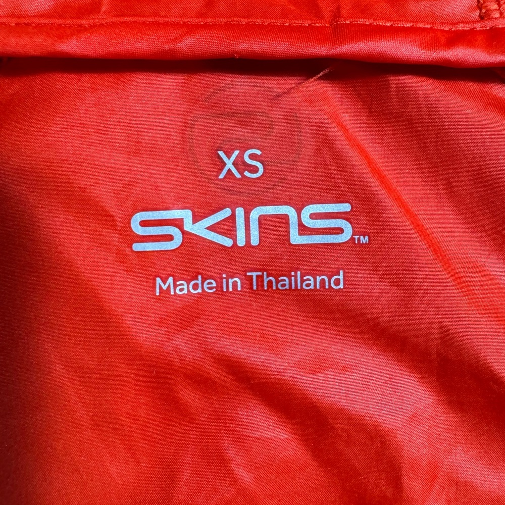 Skins Women Gylle Engineered Hooded Lightweight Wind Breaker Jacket Coral Red XS - Picture 9 of 15